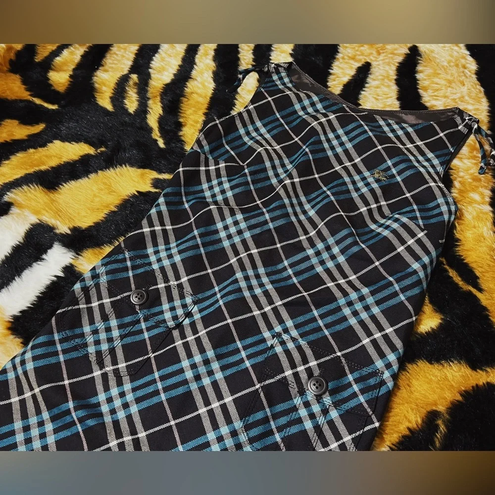Authentic Burberry dress - Picture 5 of 16